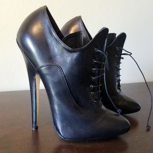 Italian Leather booties NWOT